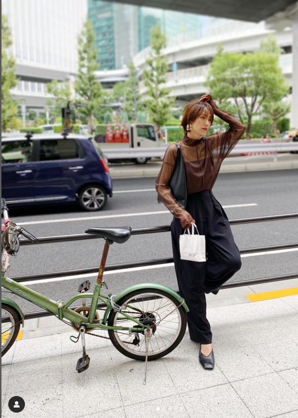 经典且时尚的女生穿搭高级感十足,时尚又不失典雅风格的女生穿搭