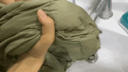 用洗衣机洗羽绒服的正确方法,在家洗衣服羽绒服的正确洗法