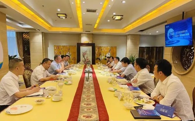 观潮大螃蟹,观潮的螃蟹