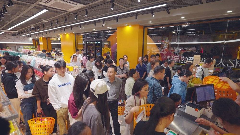 意外救了三只松鼠,三只松鼠抖音视频