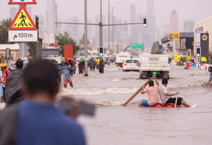 阿联酋经历75年来最大降雨迪拜一天雨量抵平常一年多