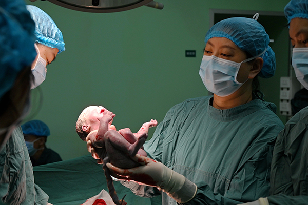 勇担健康使命，铸就时代新功——湖南医药学院总医院评选出第六届“十佳医生”