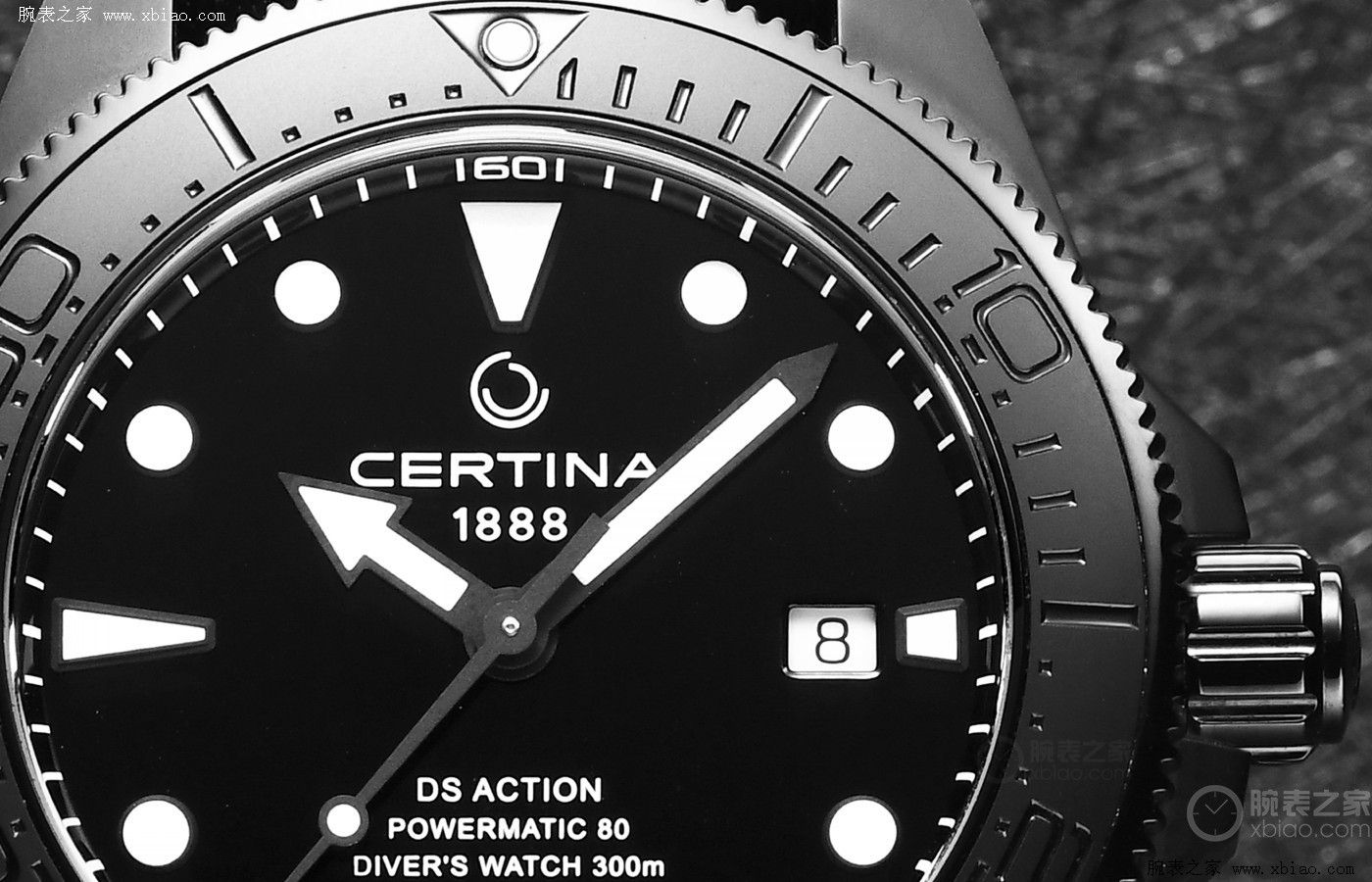 深海中的一抹暗影品鉴陶瓷海龟FULLBLACK潜水表