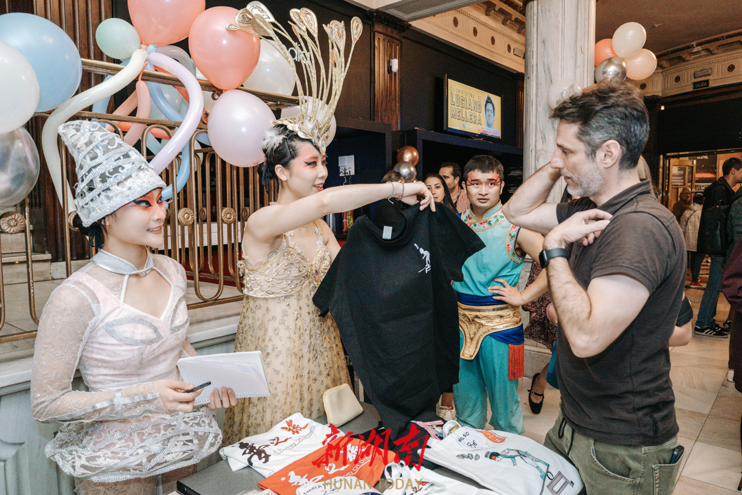 西班牙巡演,湖南杂技剧梦之旅全球巡演达600场