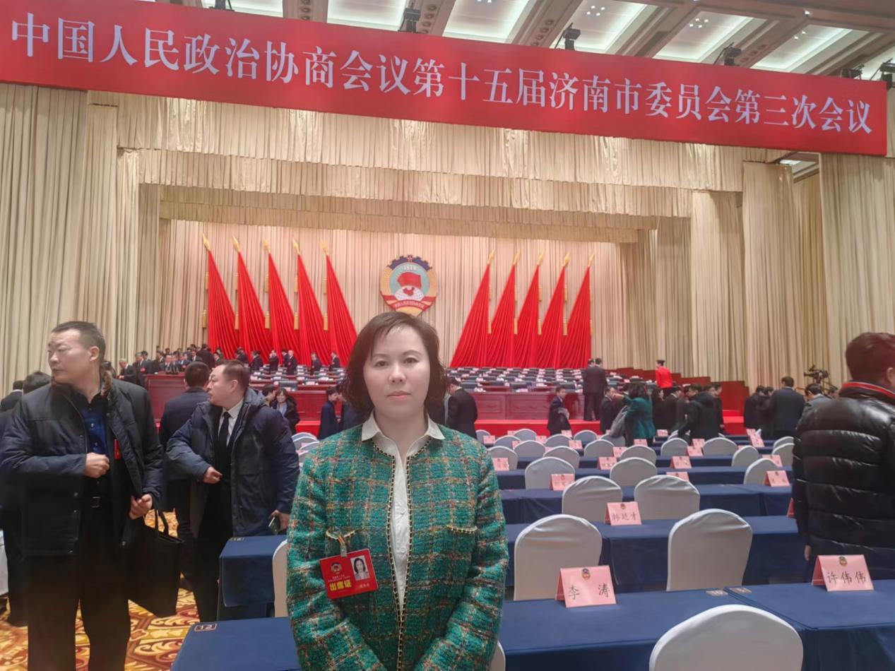 张圣婕：利用AI大模型加速济南产业智慧化升级