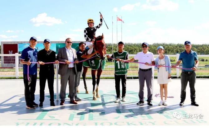 阿卡娜拍卖行马修：玉龙非常出色，希望中国马主来法国！