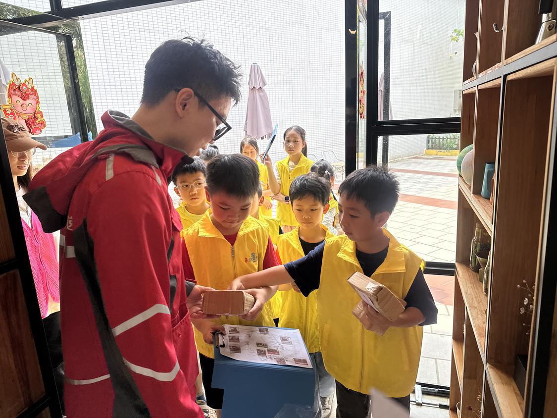 多图|快递员工作日常？大良古鉴“小记”深度体验！