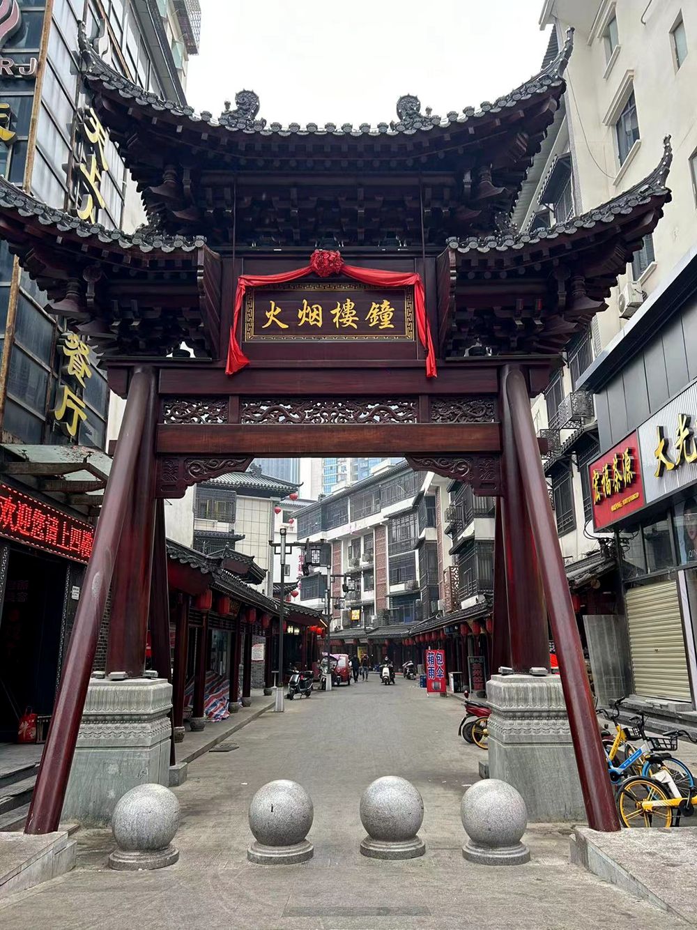 东湖评论：可惜我文笔平平，写不尽黄石这一年