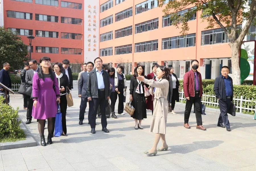 市名校（园）长领航工程班主题研讨会在合肥市颐和佳苑小学青阳路校区举办