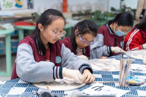 观摩交流促提升，六郎中学“校园开放日”展智慧新风