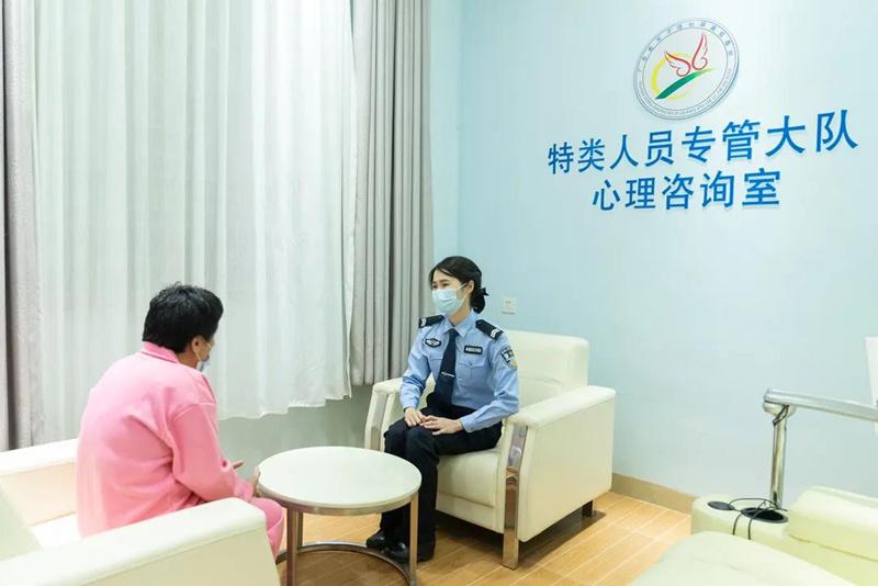 用专业与真情浇灌心灵之花广东实现艾滋病戒毒人员有效戒治