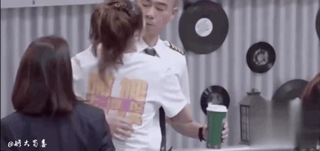 大湾区哥哥单飞首秀综艺来啦！哈哈哈笑到捶墙！上错菜、放错料、整老婆…我*愿请**100集