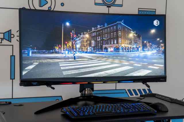 imax巨幕电影厅玩ps5,msi27英寸显示器测评