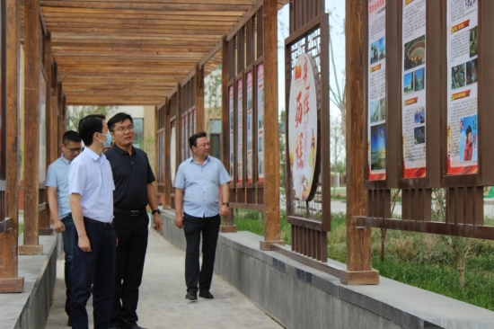 悠悠书香两地情杭阿携手育未来