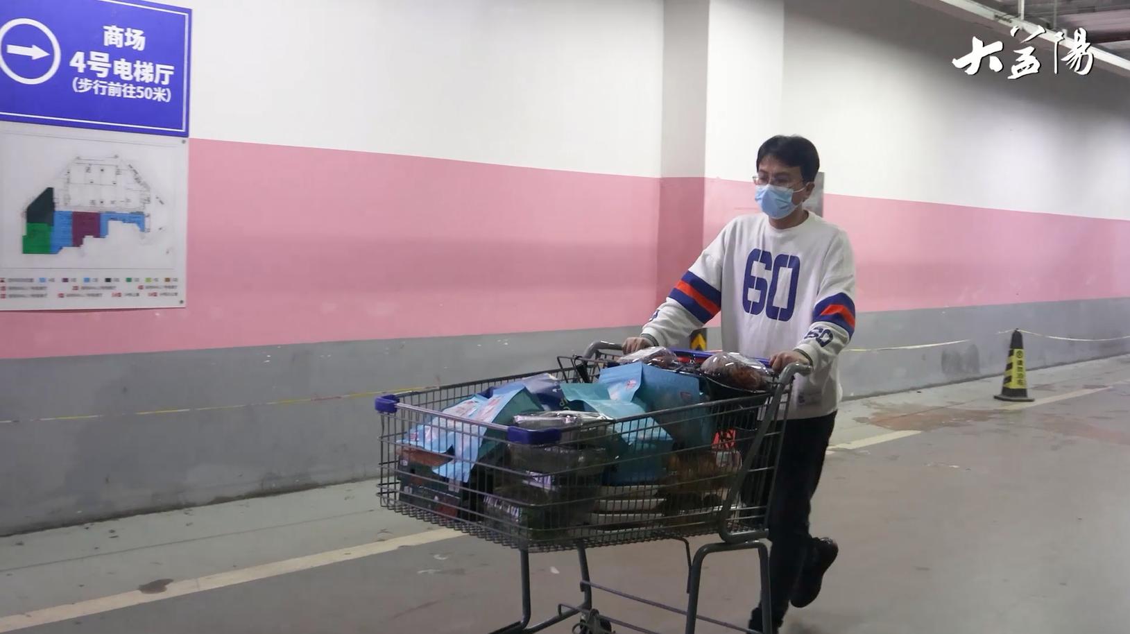 看见｜85后小哥做个快乐的“美食搬运工”