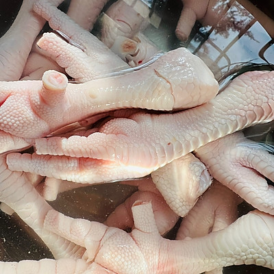沉浸式吃卤鸡爪软烂脱骨,卤得很入味的脆皮鸡爪