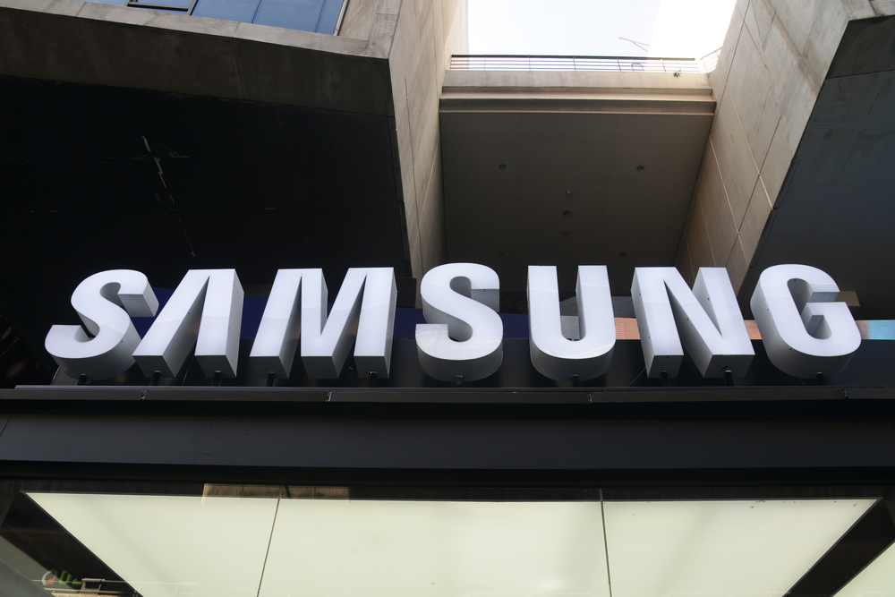 孙正义立场转变软银业务“*攻反**”；蚂蚁集团研发大模型“贞仪”；谷歌寻求将部分手机生产转移到印度