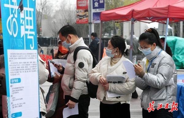 政府工作报告强调哪些问题,政府工作报告最新热点问题