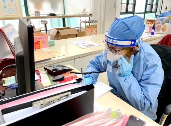 疫情下，上海这个镇77个村居开通24小时民生热线，买菜配药有依靠