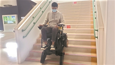 爬楼梯电动轮椅多少钱一台,爬楼梯最好的轮椅