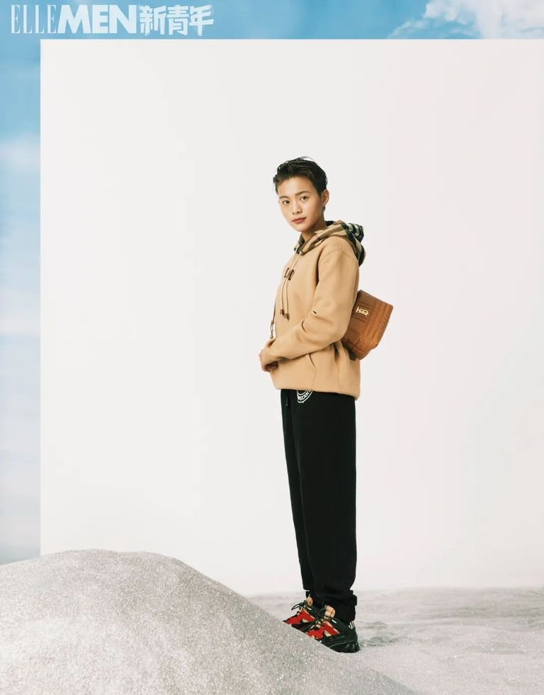 王霜是怎么爱上足球的,王霜进校园青少年足球