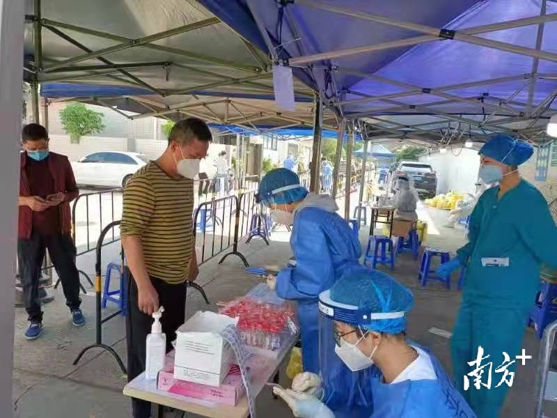食品饮料送到了家门口，番禺市桥为疫情防控区群众筑起温暖防线