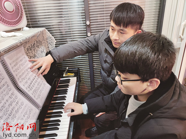 钢琴教师翟飞翔：“我想通过乐曲让更多人了解洛阳”