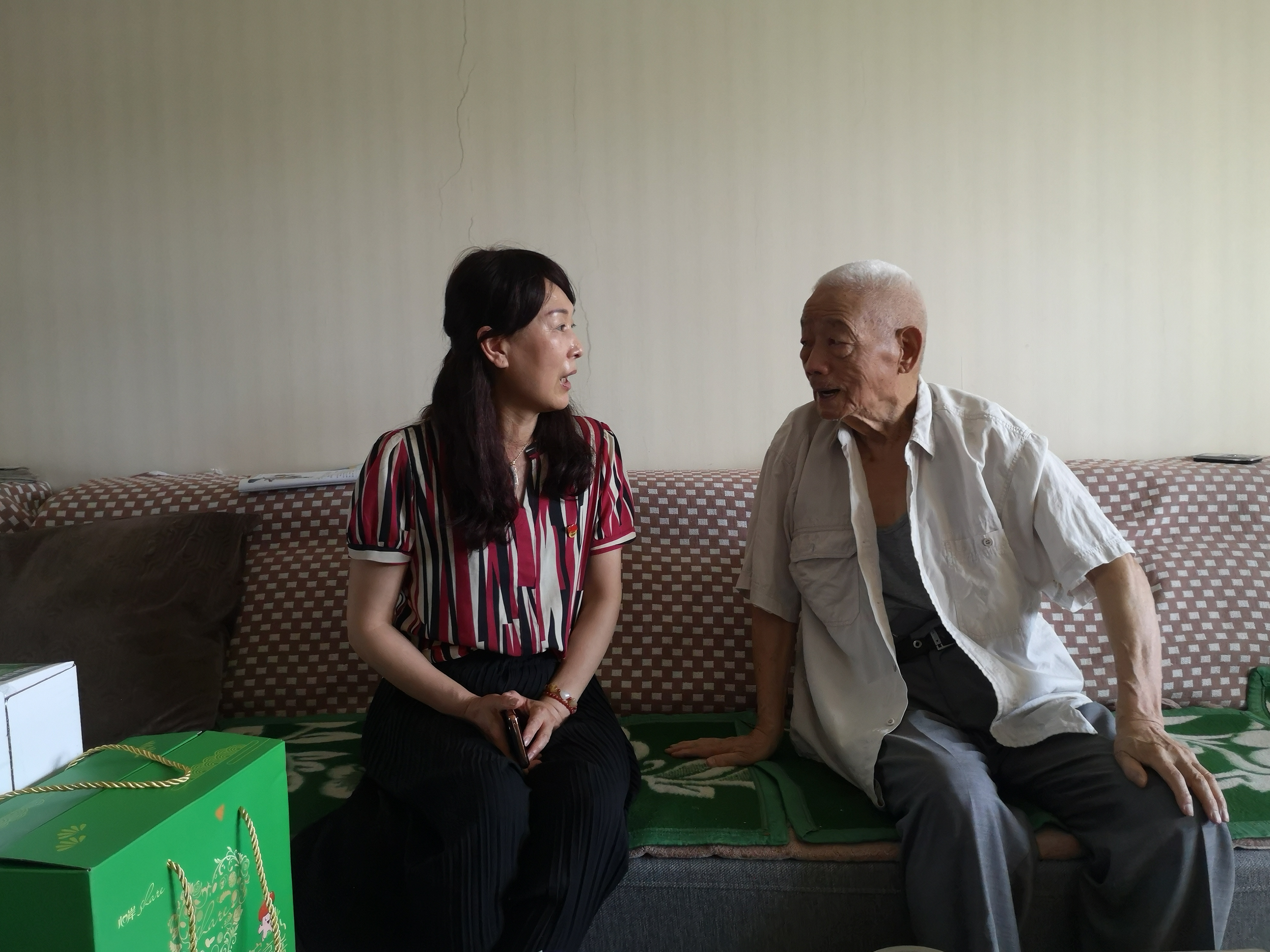 关心关爱离退休干部十条措施,三个精准做深做细老干部服务工作