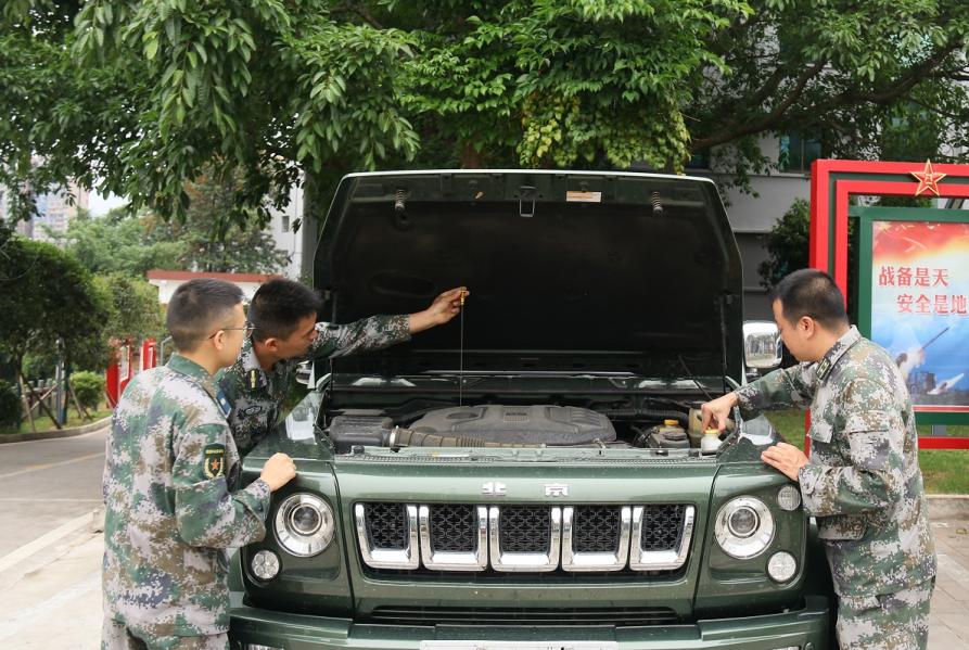 致敬战友们的图片,致敬战友的古诗句