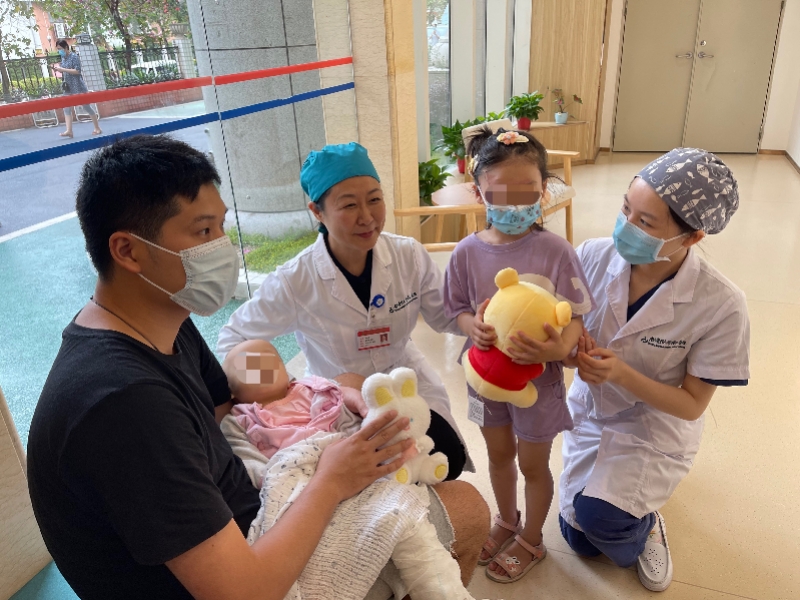 脸部受伤留疤怎么索赔,伤口留疤可以要求对方赔钱除疤吗