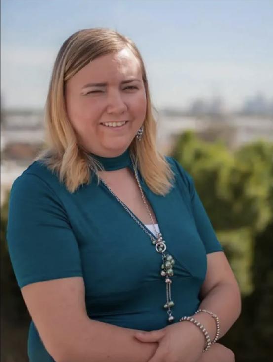 *伦乱**+恋童!他娶了80多个老婆,性侵多名未成年少女,连继母都不放过……