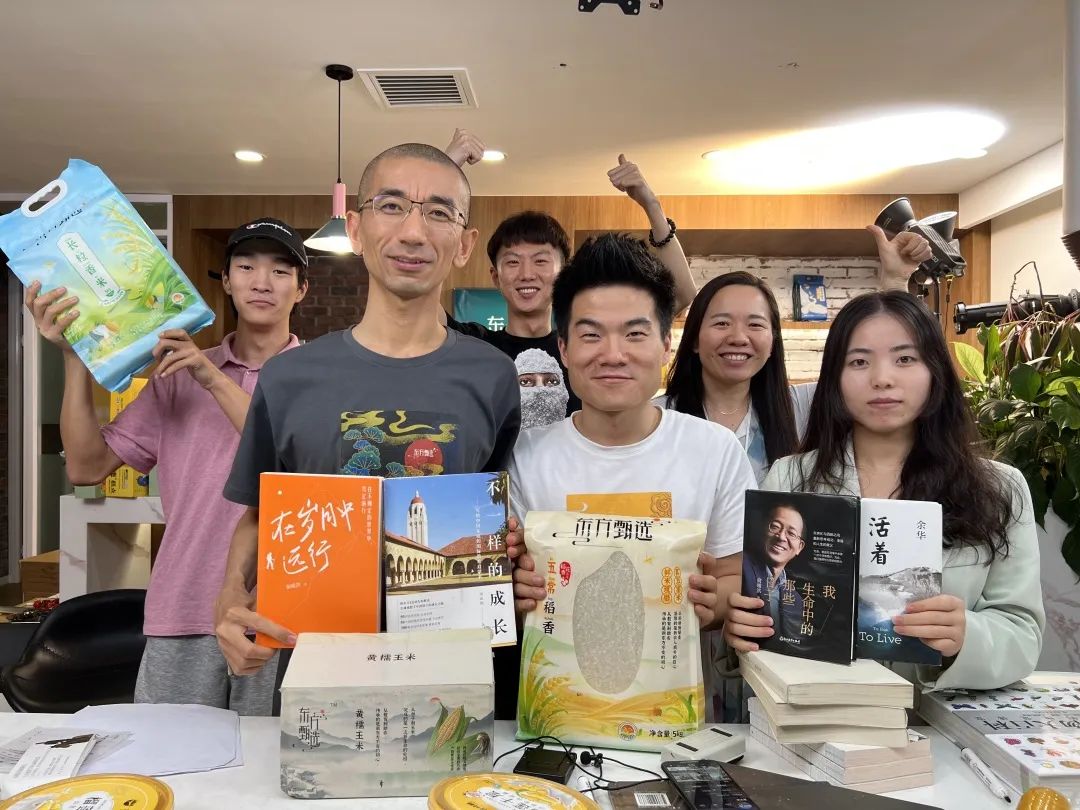 老俞闲话对话姚洋完整版,潮平两岸阔风正一帆悬是什么意思