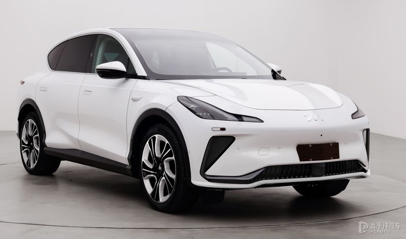 全新哈弗h6混动版,2021款第三代哈弗h6和缤智比较