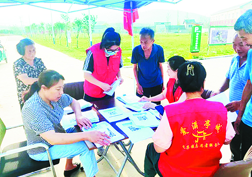 返乡青年变身脱贫致富带头人,大学生变身领导