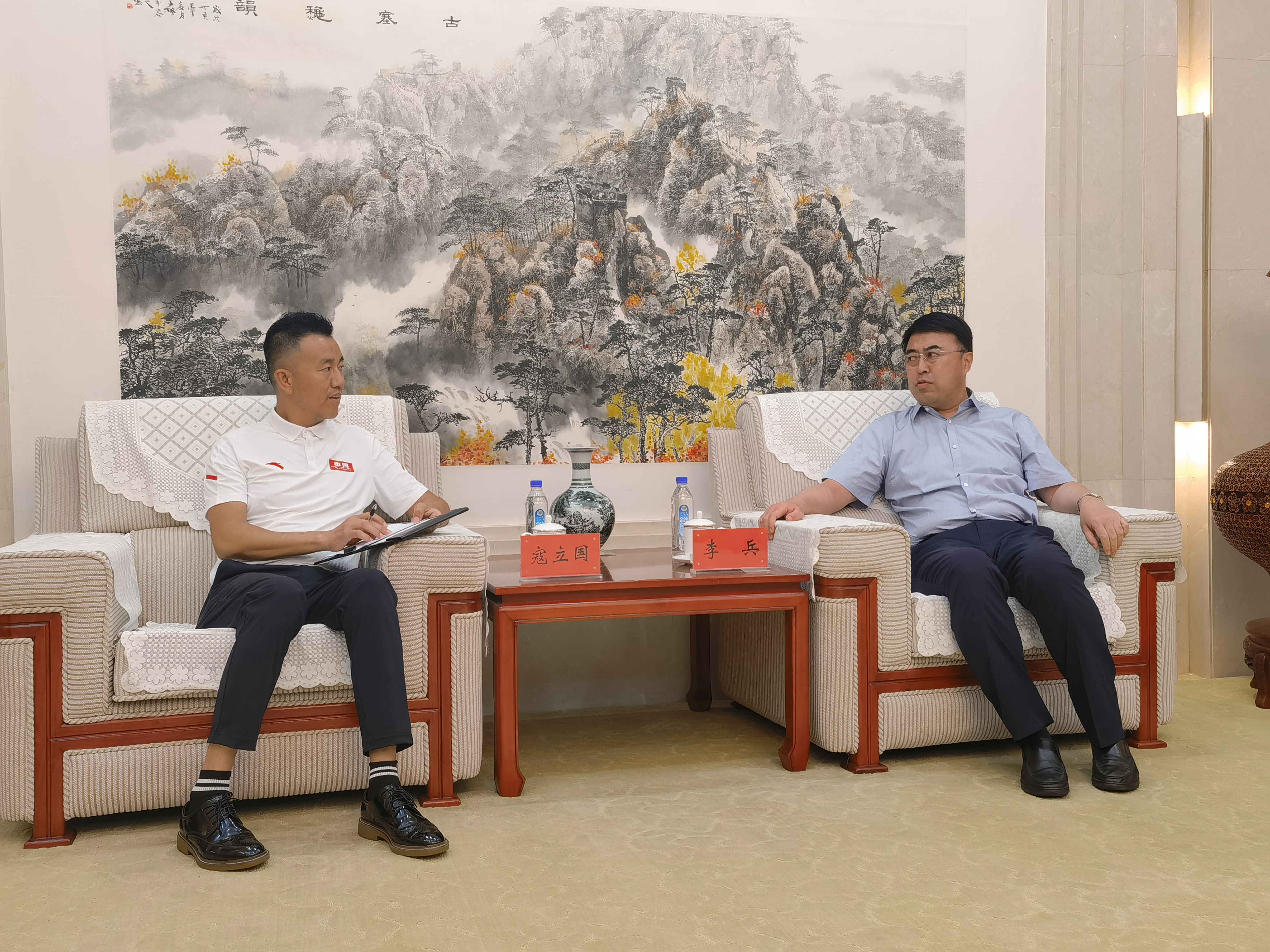 立国集团见面会,立国集团爱国拥军万里行