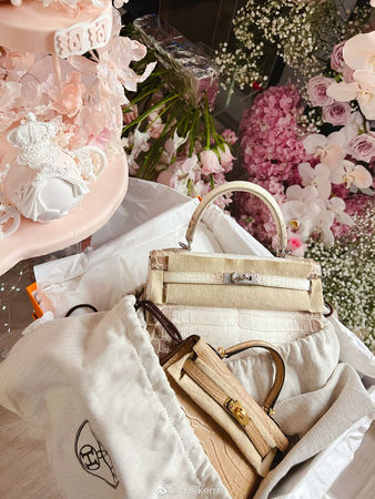 黄晓明为网红庆生,黄晓明给网红过生日