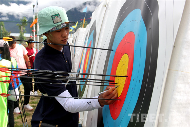 *藏西**自治区第十三届运动会射箭比赛拉开战幕，嘎玛江村获得男子个人70米双轮赛冠军