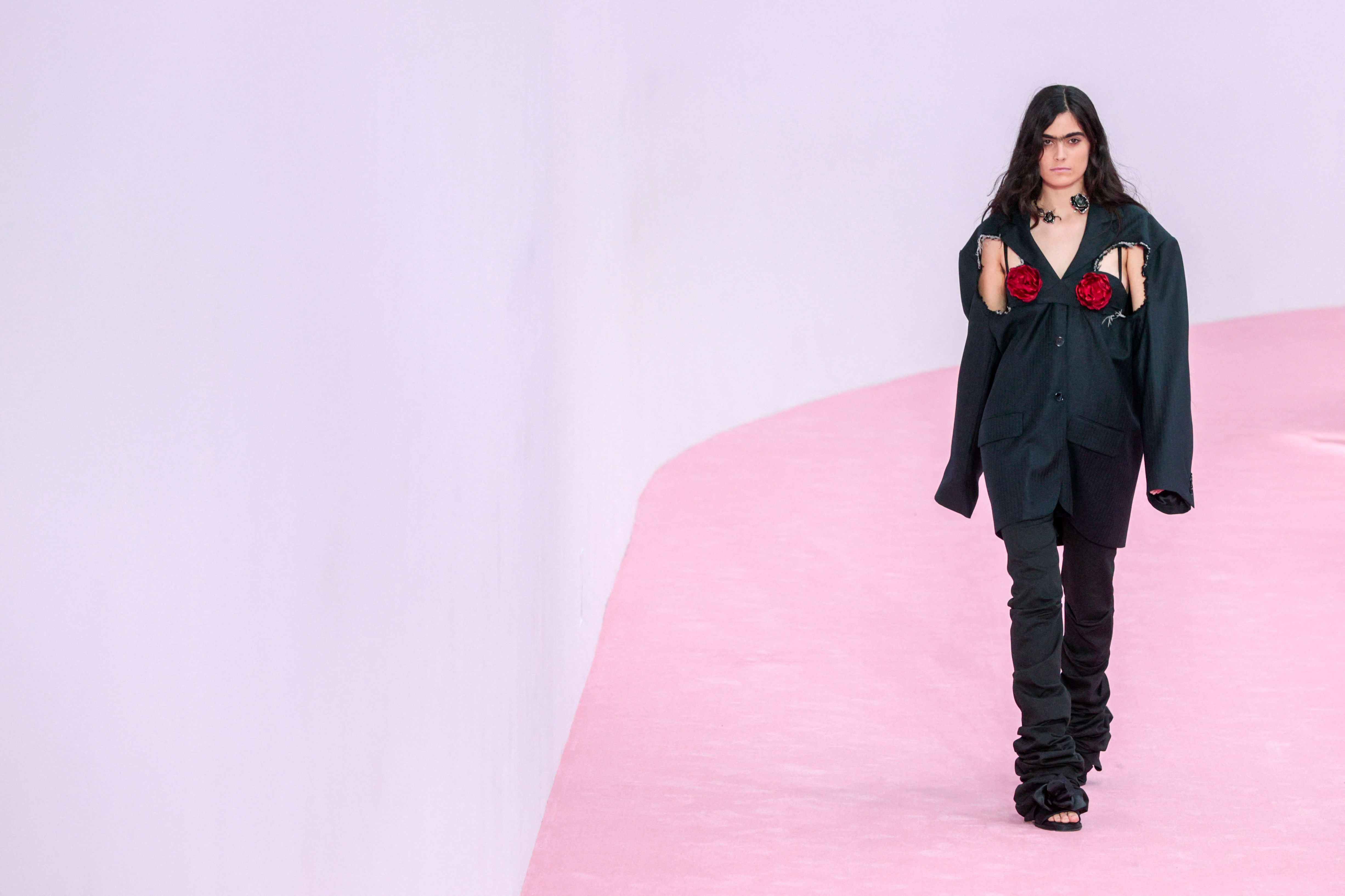 巴黎时装周ninaricci品牌时装秀,巴黎时装秀acne2023秋冬