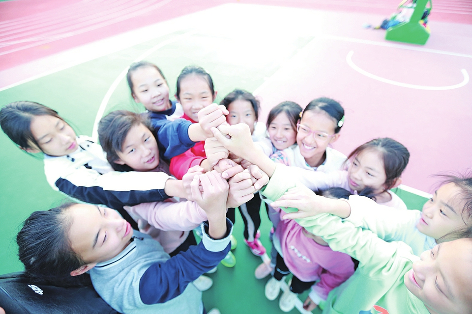 以球育人迎篮而上济南市中小学篮球教育发展绽放精彩
