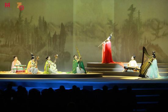 *物文**与民乐“跨界”展演上博专家“海上雅集”斗宝秀艺