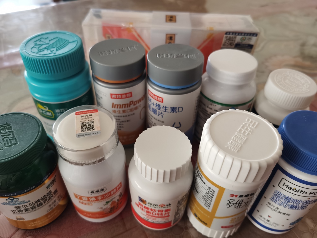 新闻周刊丨什么，今年过“节”不掏钱？“双11”AB面：年轻人忙着省，银发族热衷买