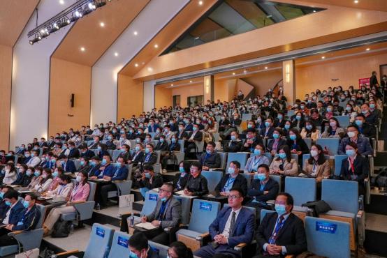 阿波罗越野的大胆尝试，携手和君小镇将董秘论坛推上新的高峰