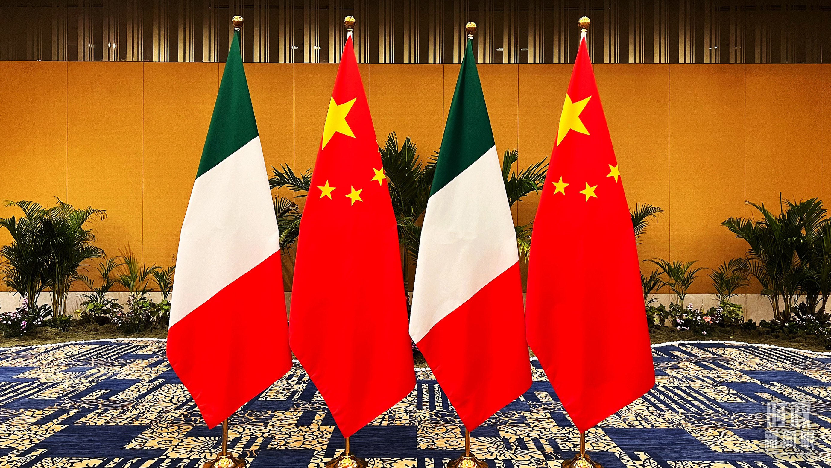 时政新闻眼丨峰会第二天，习*平近**出席多场活动彰显同一关键词