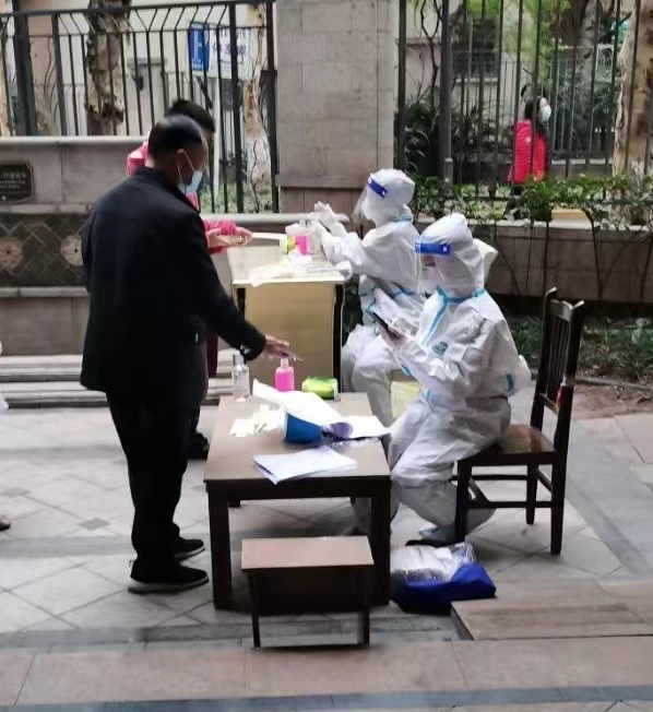 疫无反顾大爱绵长抗疫征文,义无反顾巾帼担当