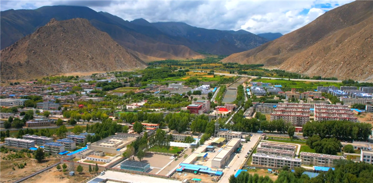 *藏西**曲水：希望、文明、生态、团结、幸福的种子生根发芽