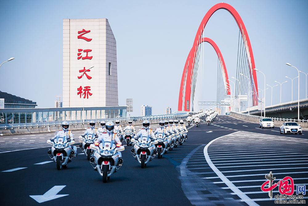 走进*警武**国宾护卫队体验“中华第一骑”骑手养成记