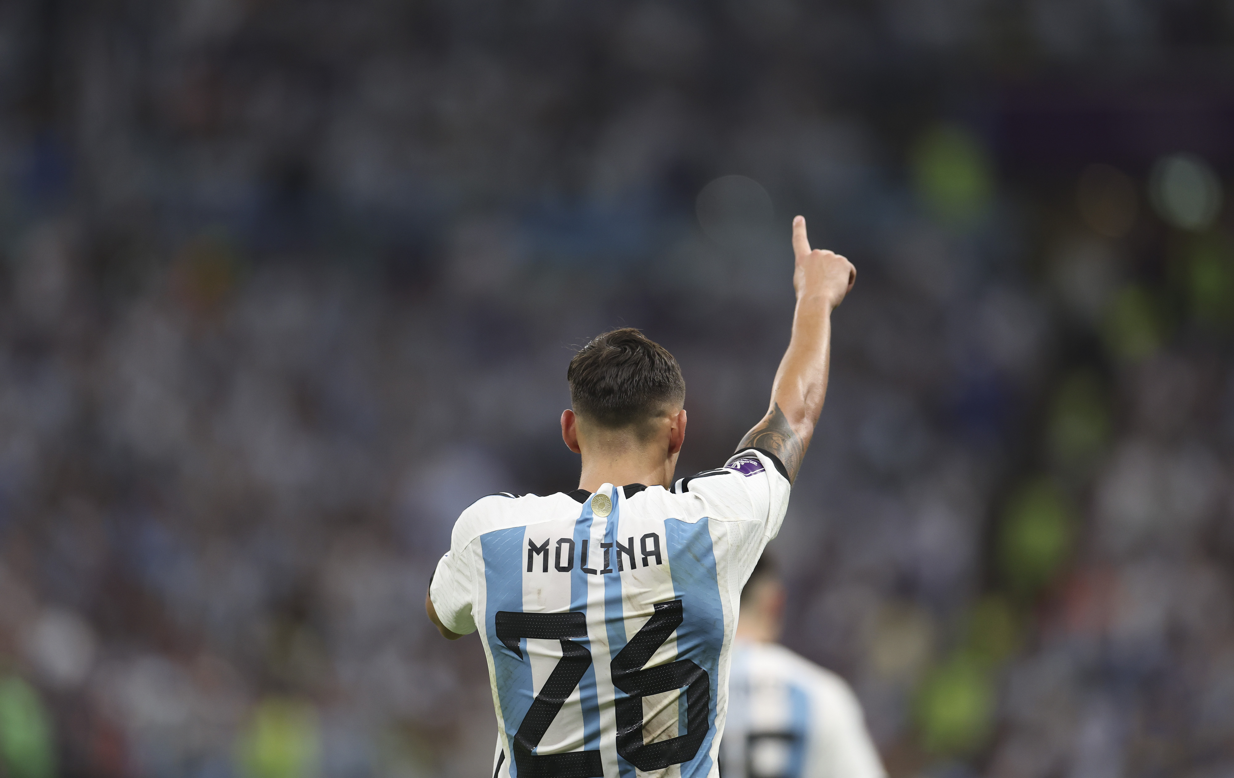 卡塔尔世界杯足球2分之一决赛,卡塔尔世界杯荷兰对战阿根廷