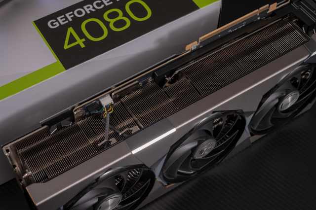 微星4080万狮图显卡性能测评,微星rtx4080魔龙显卡