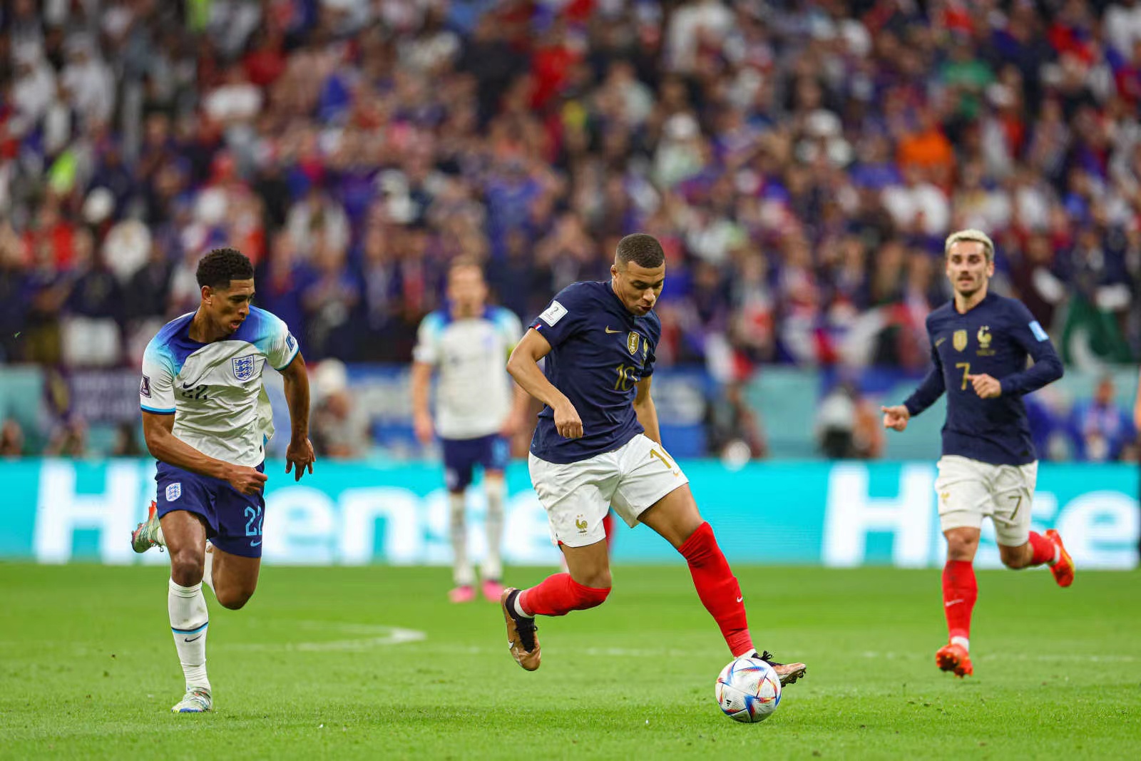 世界杯历届闪耀的球员,世界杯大放异彩的新秀