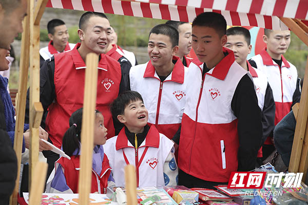 奔赴吧青少年图片,奔赴吧小说